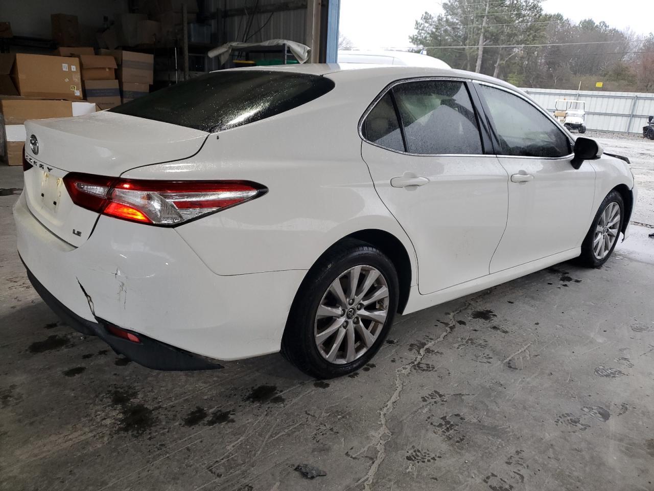 2018 TOYOTA CAMRY L - Фото 3