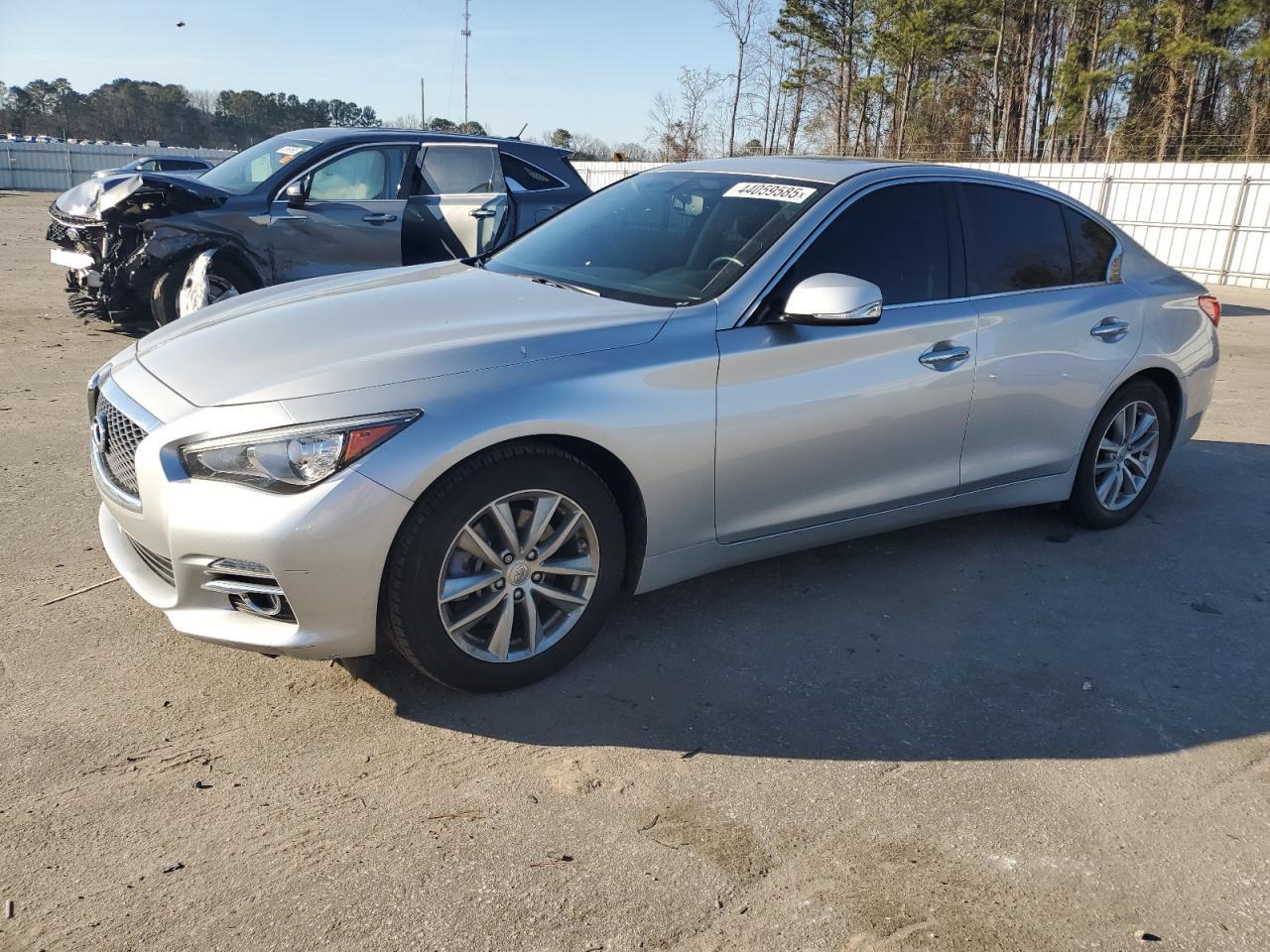 2016 INFINITI Q50 BASE