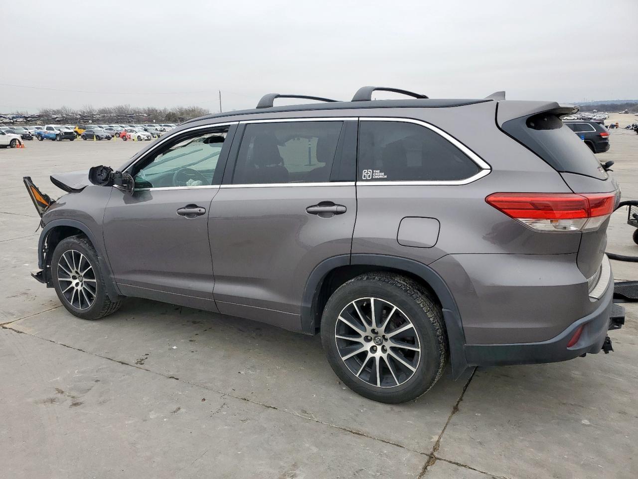 2018 TOYOTA HIGHLANDER - Image 2