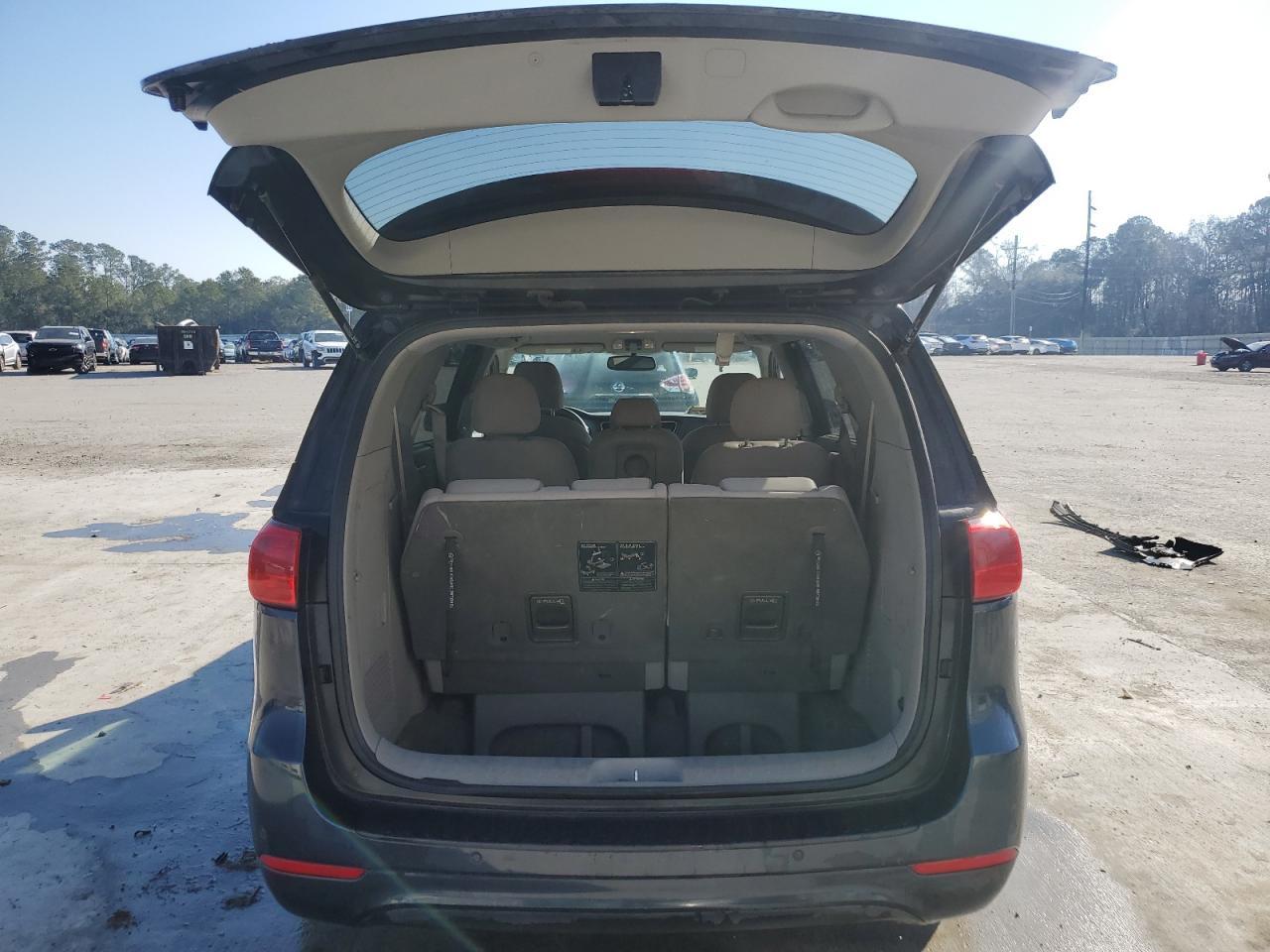 2016 KIA SEDONA LX - Фото 6