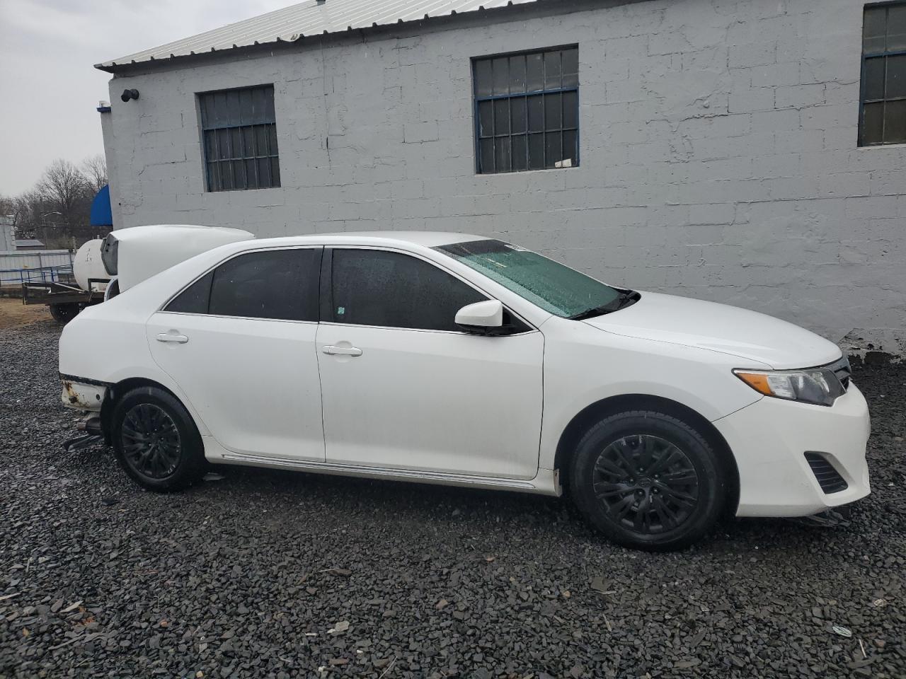 2013 TOYOTA CAMRY L - Фото 4