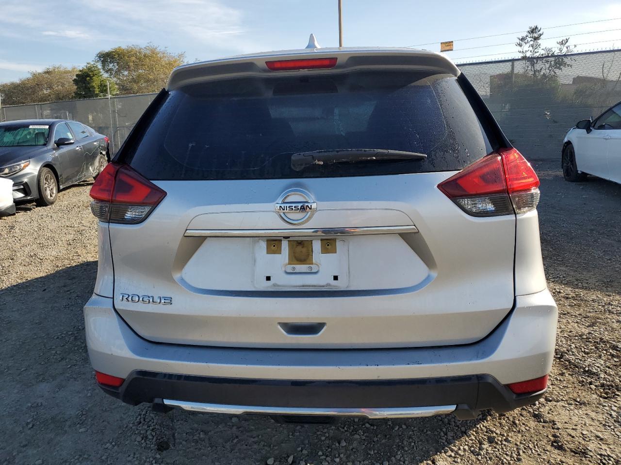 2017 NISSAN ROGUE S - Image 6