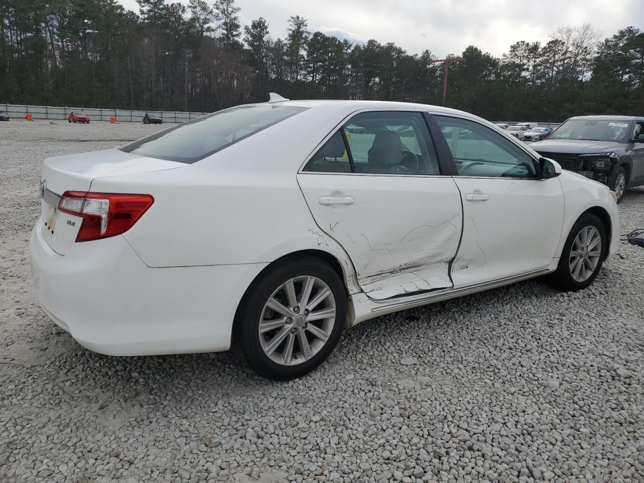 2013 TOYOTA CAMRY L - Фото 3