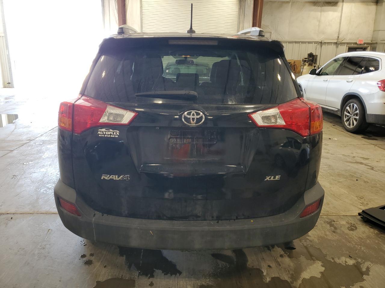2015 TOYOTA RAV4 XLE - Фото 6
