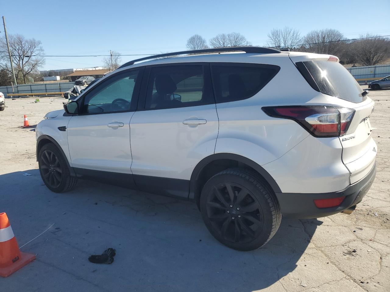2017 FORD ESCAPE SE - Image 2