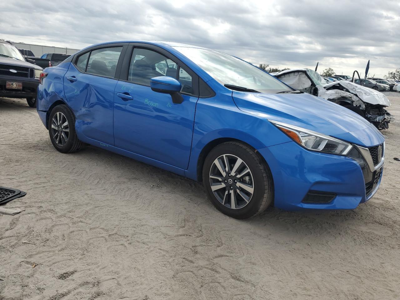 2021 NISSAN VERSA SV - Фото 4