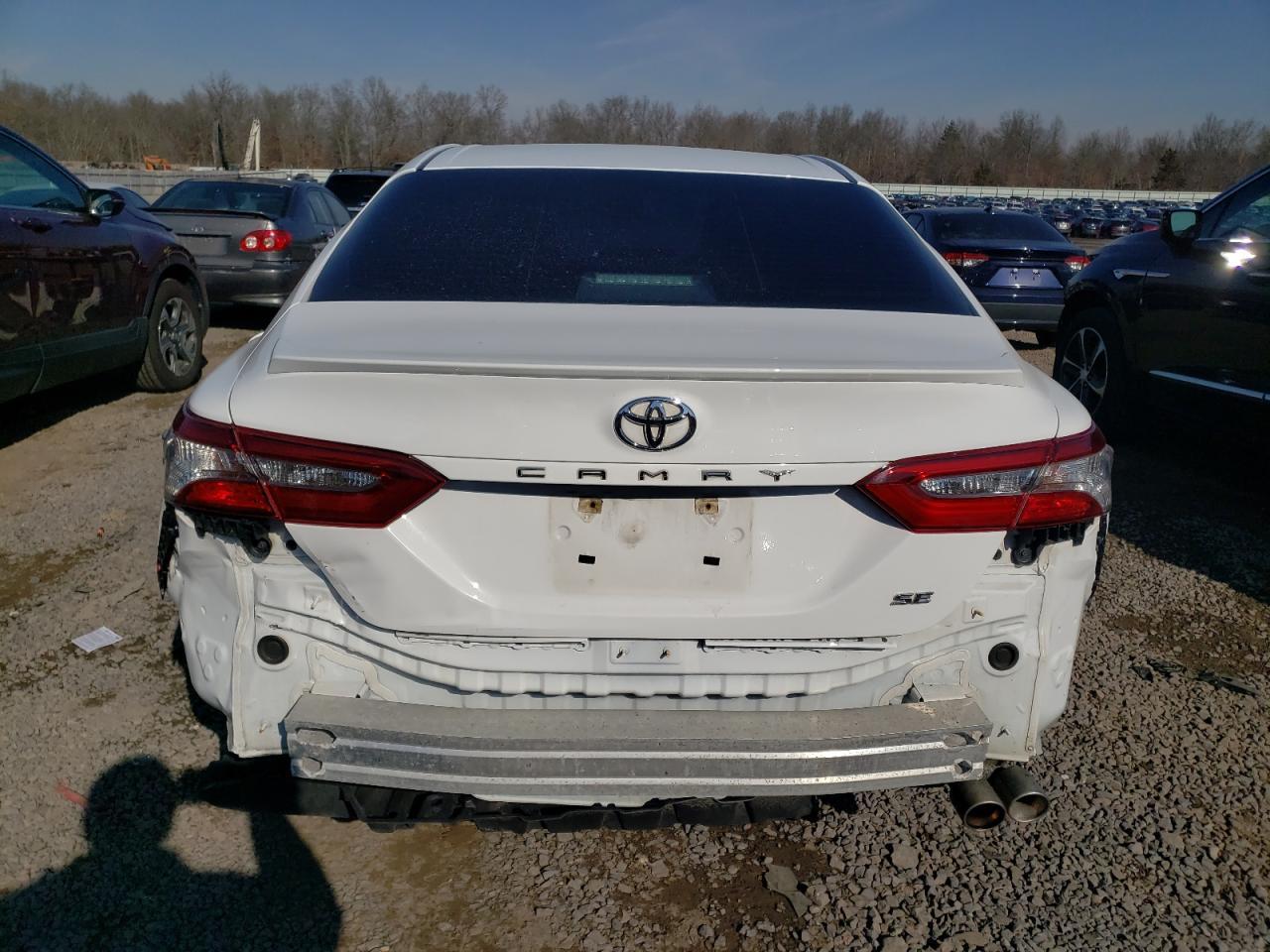 2018 TOYOTA CAMRY L - Фото 6
