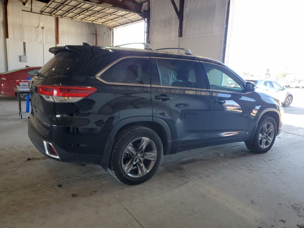 2019 TOYOTA HIGHLANDER - Image 3