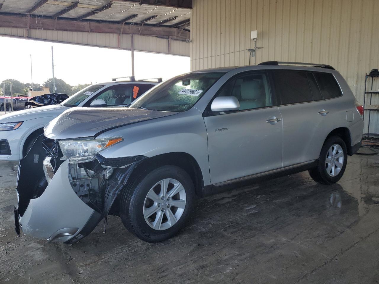 2011 TOYOTA HIGHLANDER