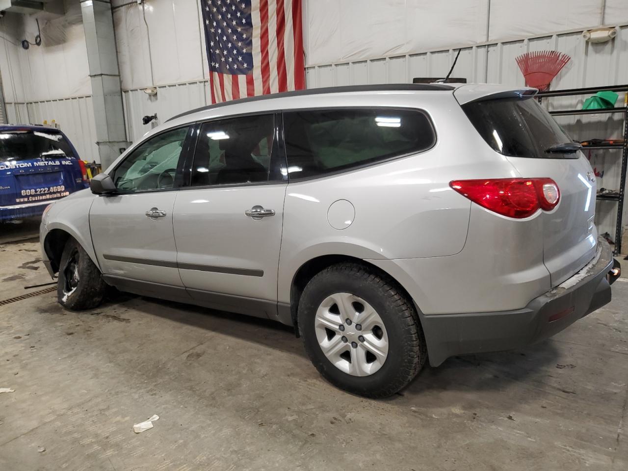 2012 CHEVROLET TRAVERSE L - Фото 2