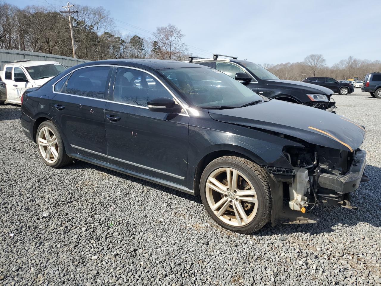 2014 VOLKSWAGEN PASSAT SEL - Image 4