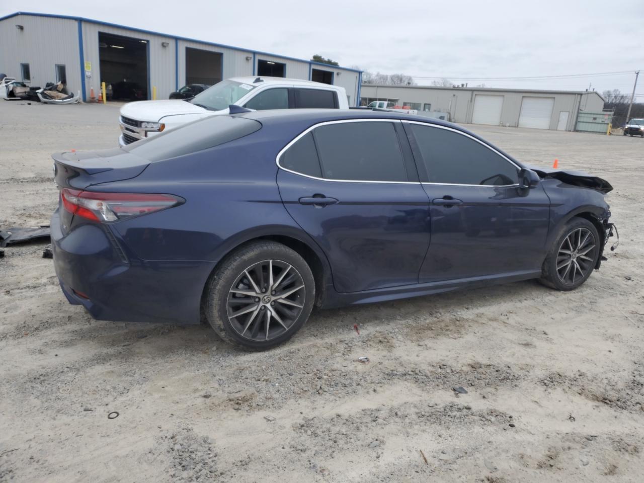 2021 TOYOTA CAMRY SE - Image 3