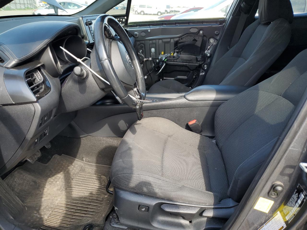 2018 TOYOTA C-HR XLE - Фото 7