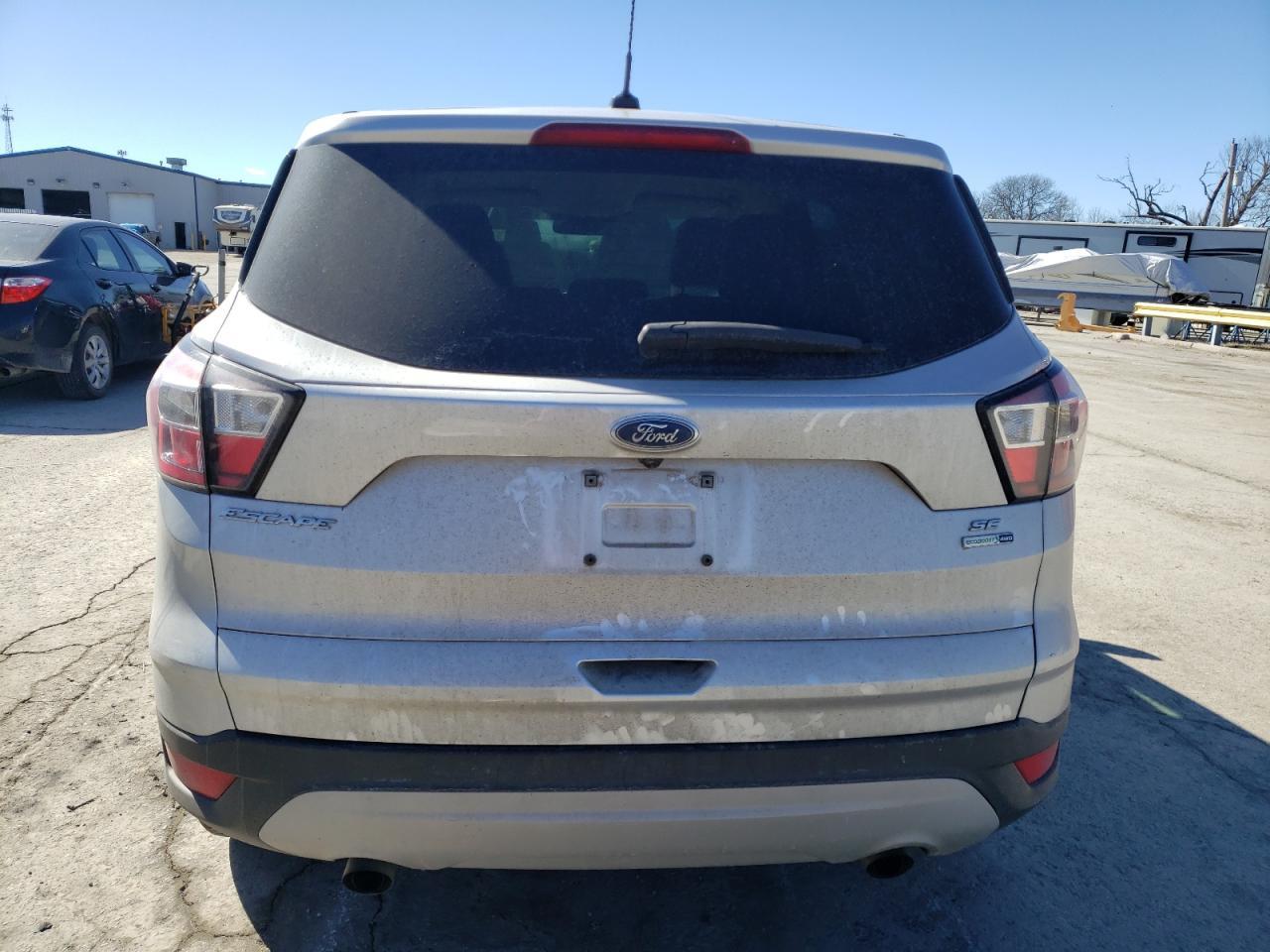 2017 FORD ESCAPE SE - Фото 6