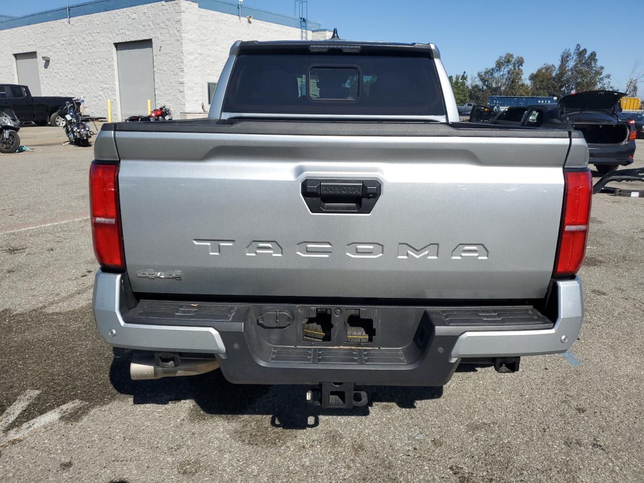 2024 TOYOTA TACOMA DOU - Фото 6