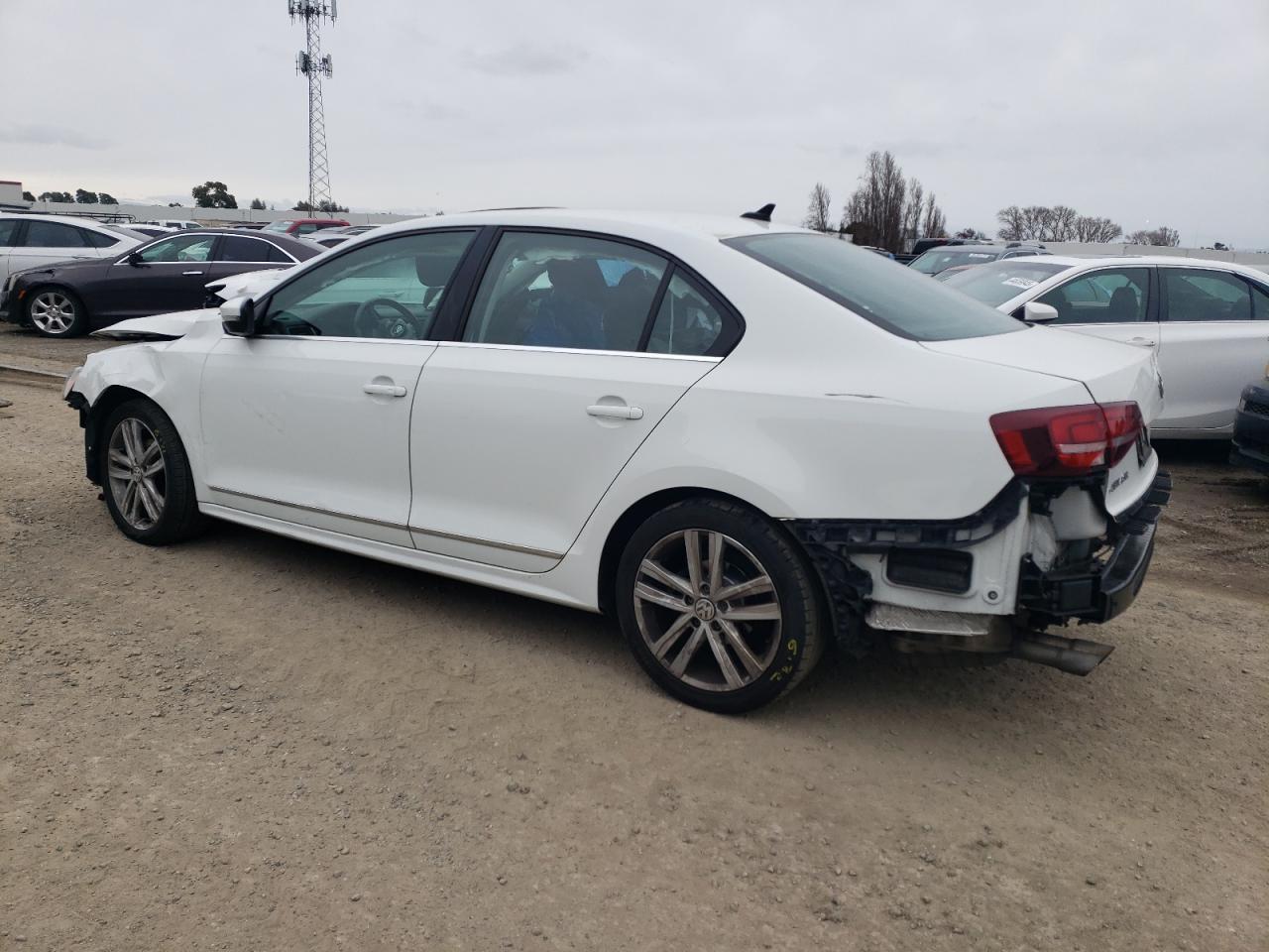 2017 VOLKSWAGEN JETTA SEL - Image 2