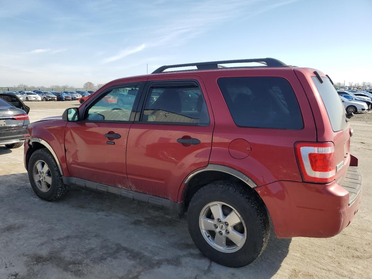 2012 FORD ESCAPE XLT - Image 2