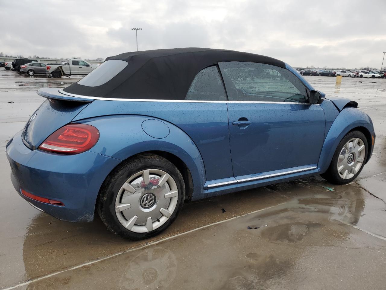 2019 VOLKSWAGEN BEETLE S - Фото 3