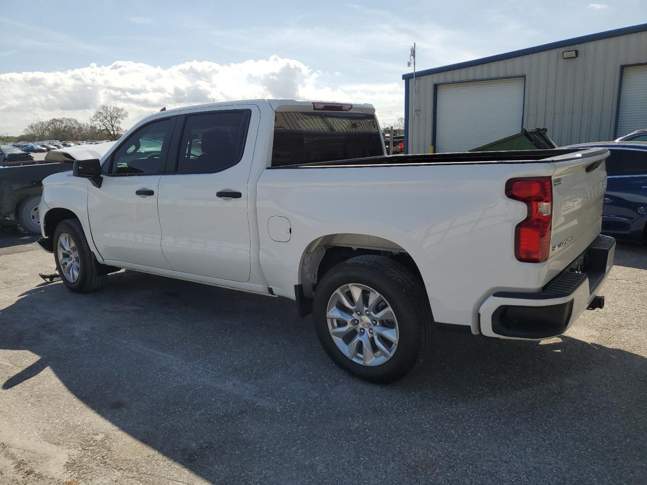 2023 CHEVROLET SILVERADO - Фото 2