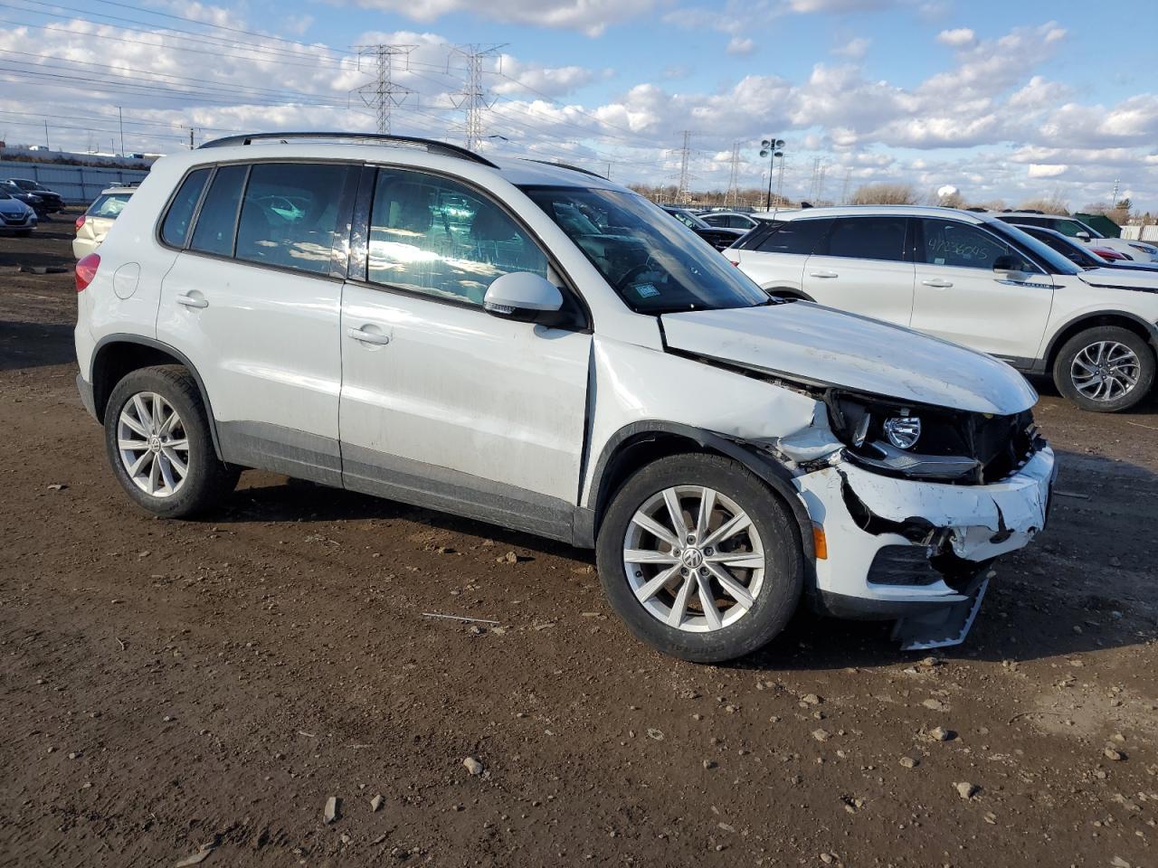 2015 VOLKSWAGEN TIGUAN S - Фото 4