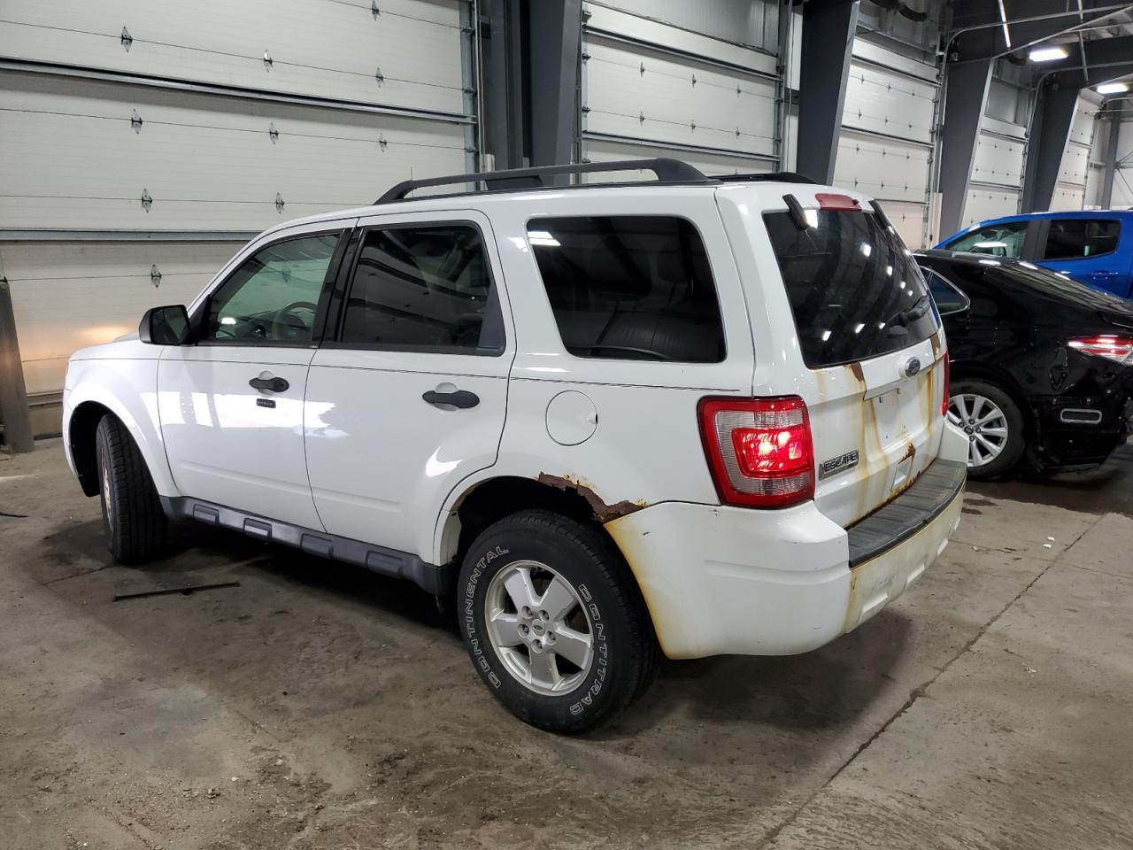 2012 FORD ESCAPE XLT - Image 2