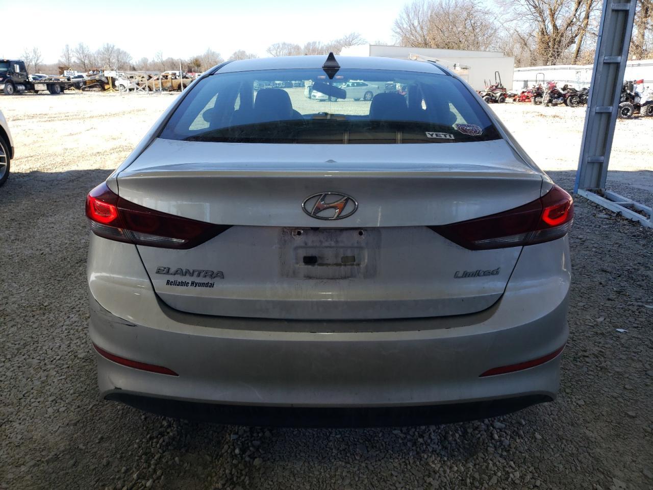 2018 HYUNDAI ELANTRA SE - Фото 6