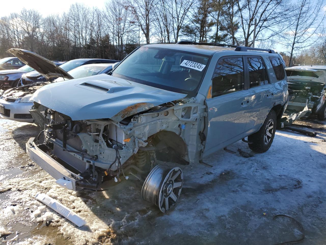 2022 TOYOTA 4RUNNER SR