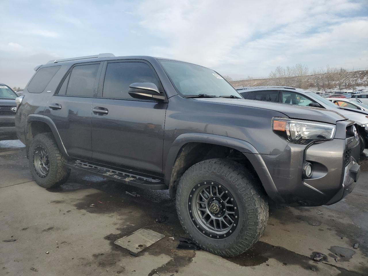 2017 TOYOTA 4RUNNER SR - Image 4