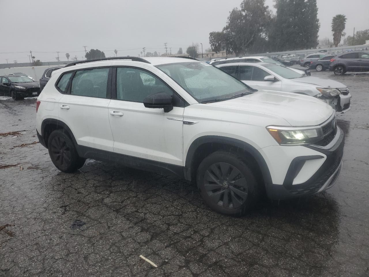 2023 VOLKSWAGEN TAOS S - Image 4