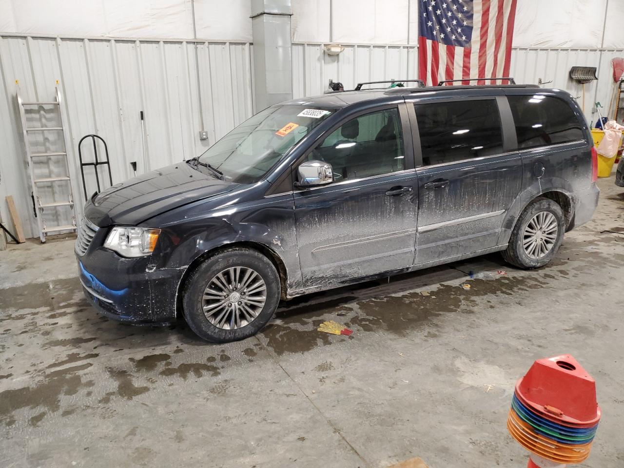 2014 CHRYSLER TOWN & COU