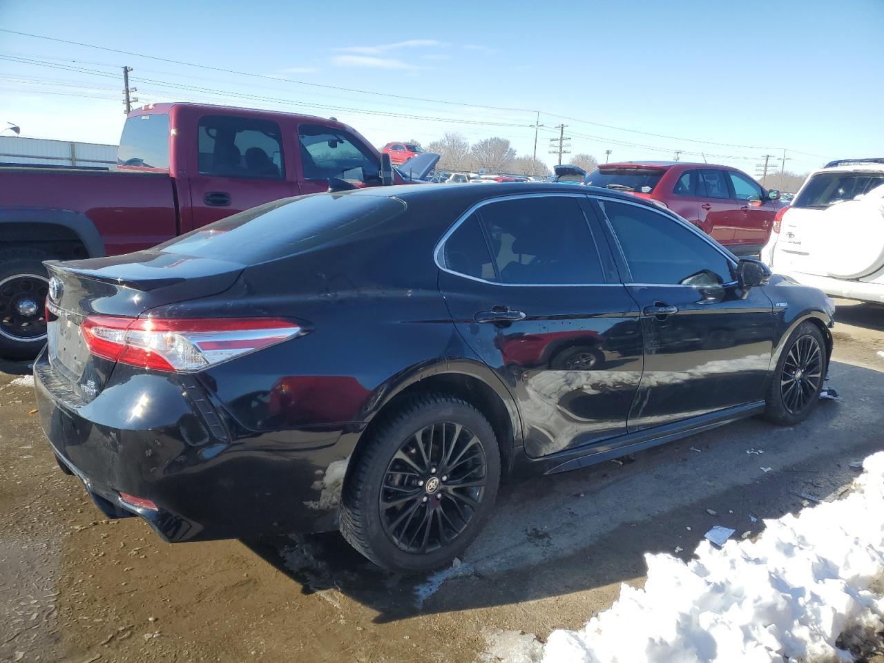 2020 TOYOTA CAMRY SE - Image 3