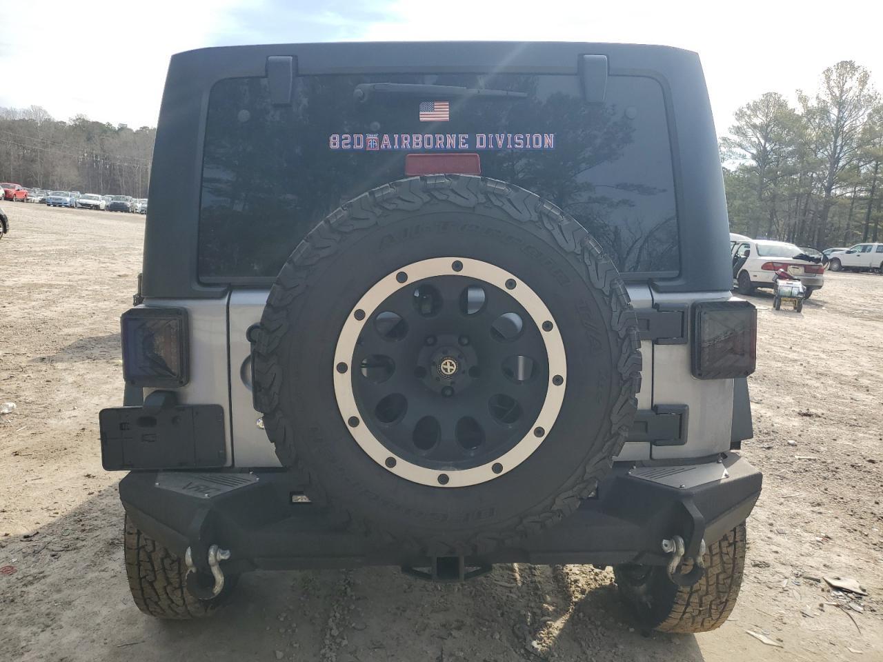 2015 JEEP WRANGLER U - Image 6