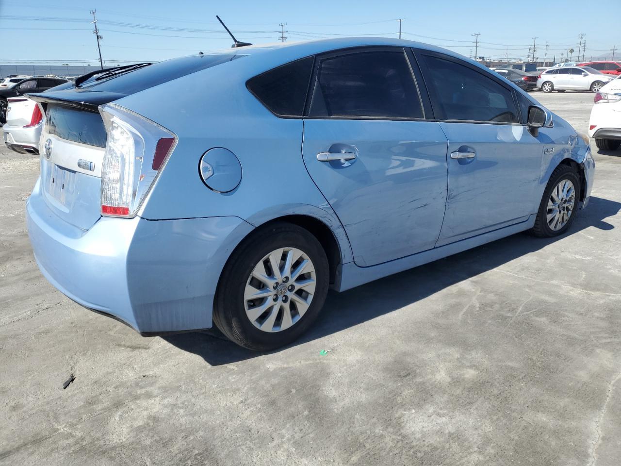 2015 TOYOTA PRIUS PLUG - Image 3
