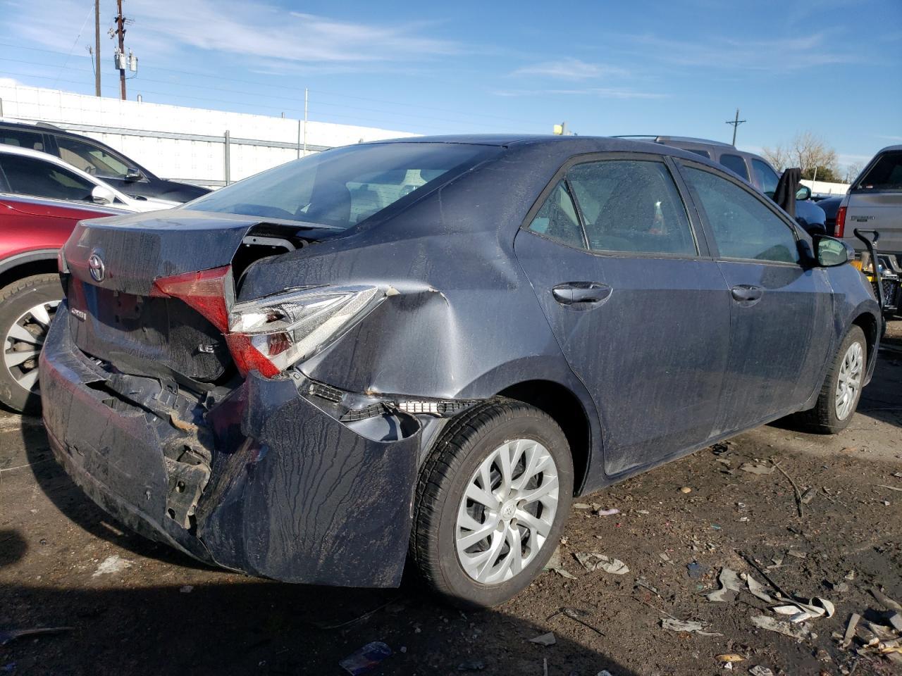 2019 TOYOTA COROLLA L - Фото 3
