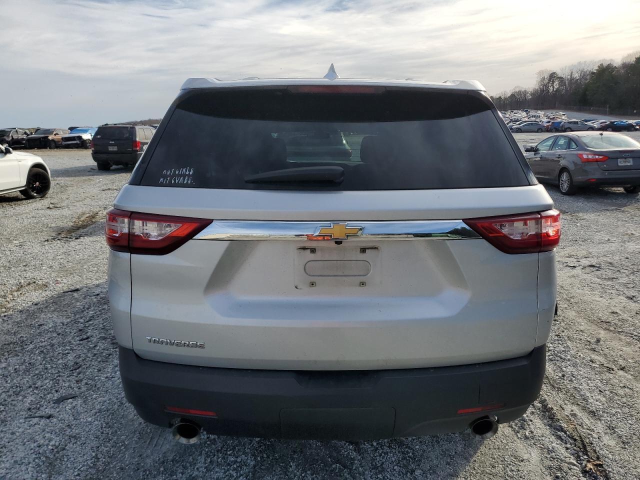 2018 CHEVROLET TRAVERSE L - Фото 6