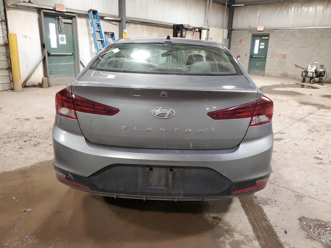 2019 HYUNDAI ELANTRA SE - Фото 6