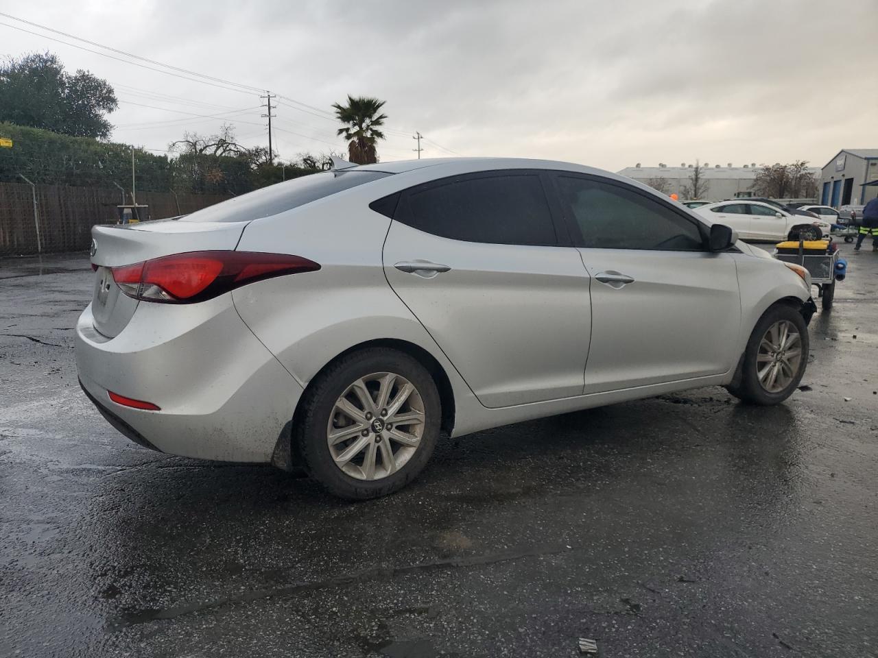 2015 HYUNDAI ELANTRA SE - Фото 3