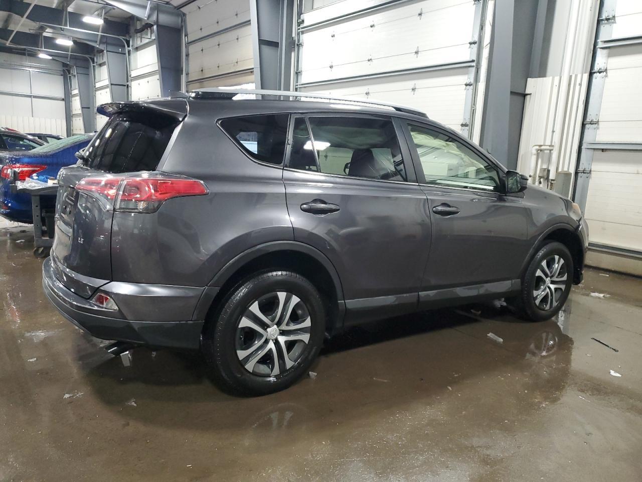2017 TOYOTA RAV4 LE - Image 3