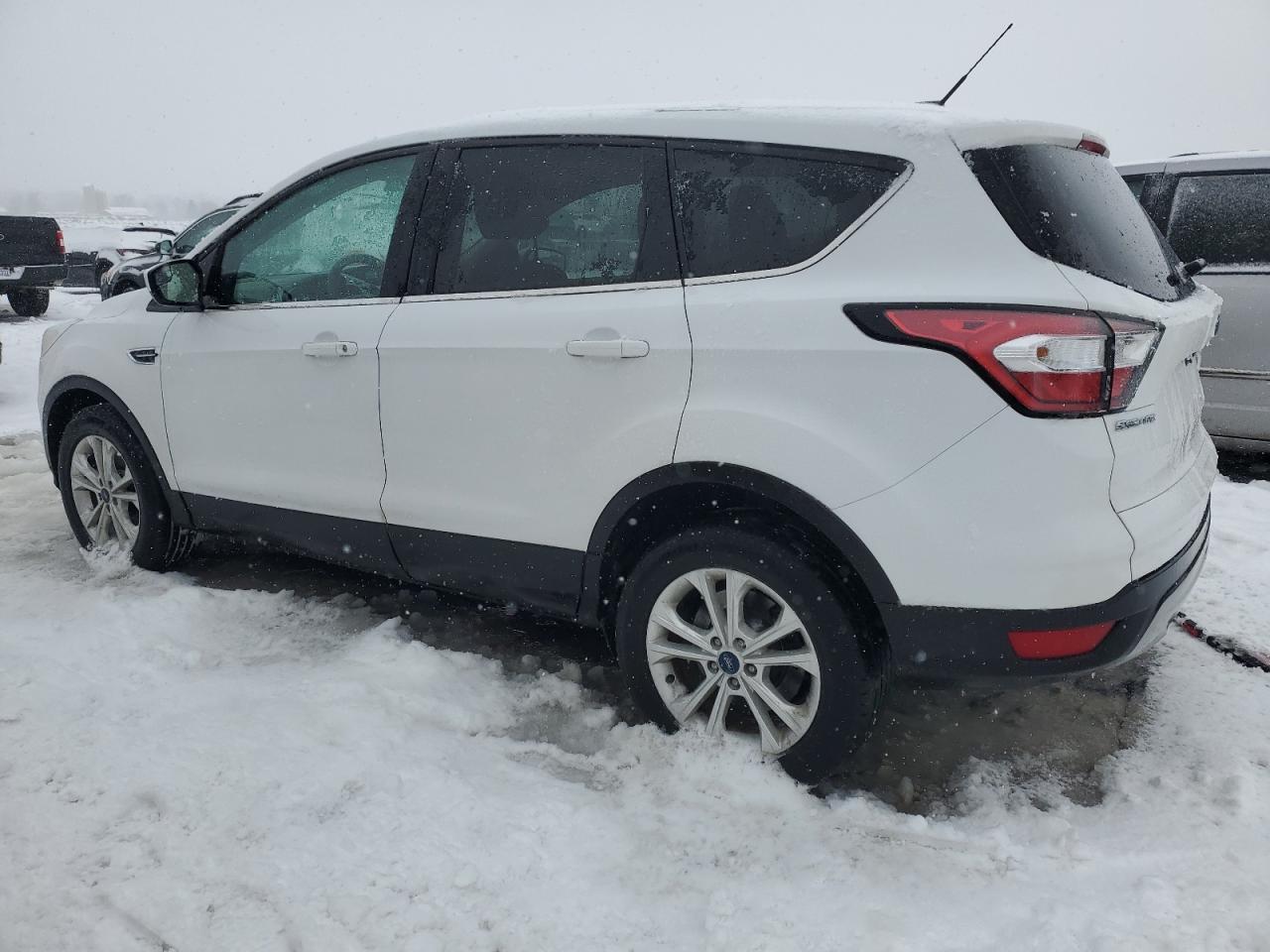 2017 FORD ESCAPE SE - Фото 2