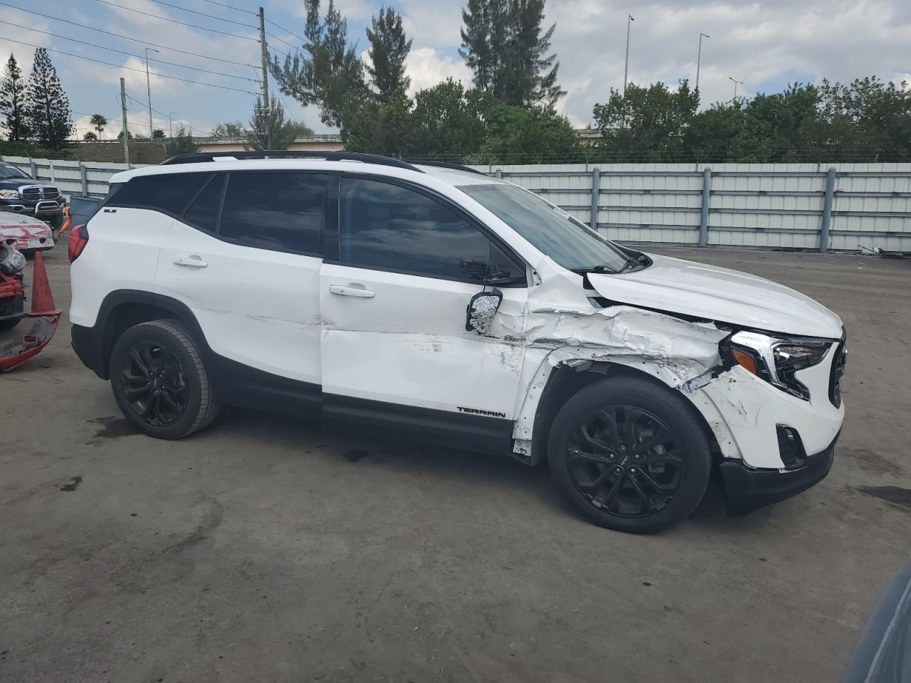 2019 GMC TERRAIN SL - Image 4