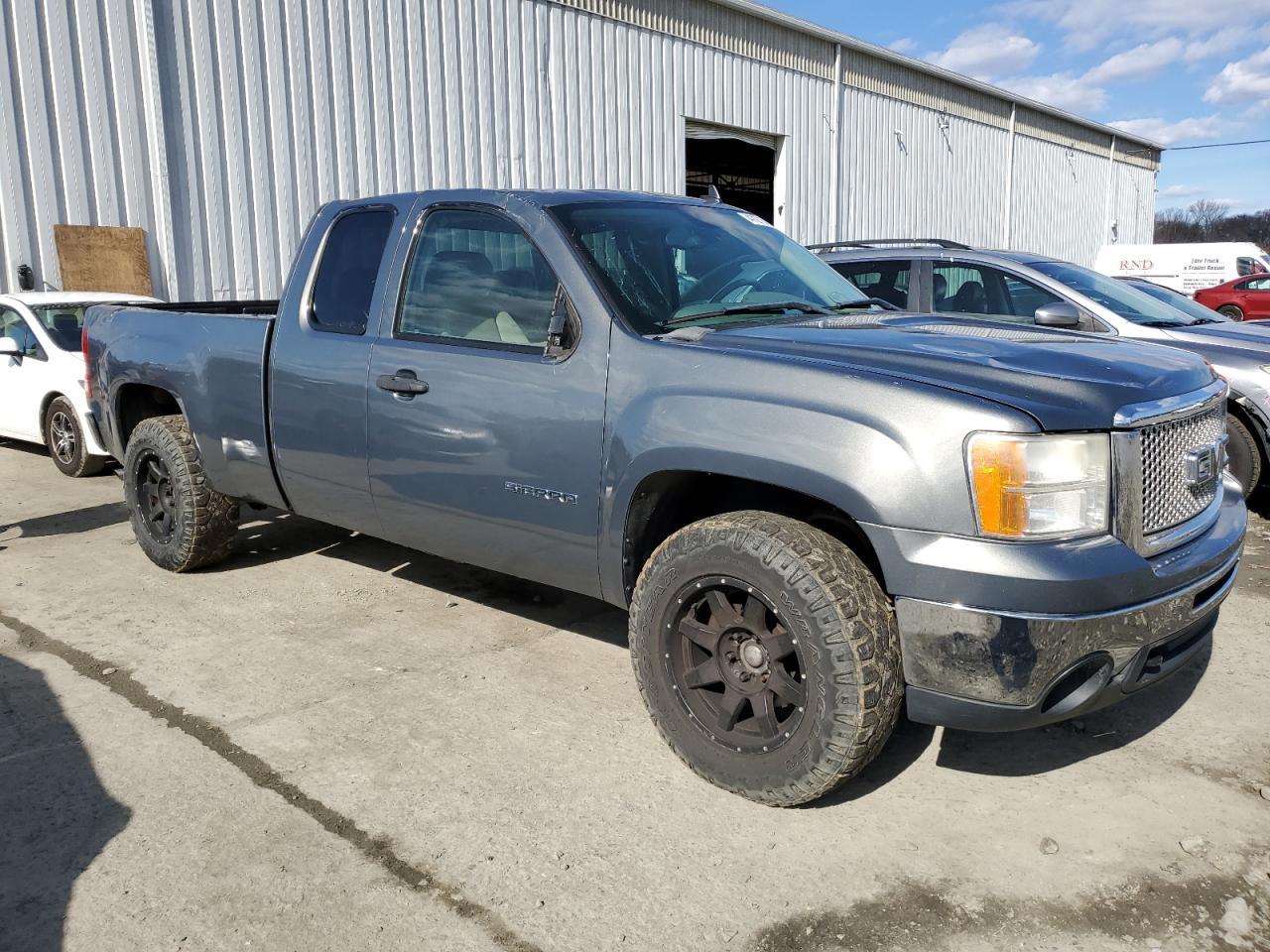 2011 GMC SIERRA K15 - Image 4