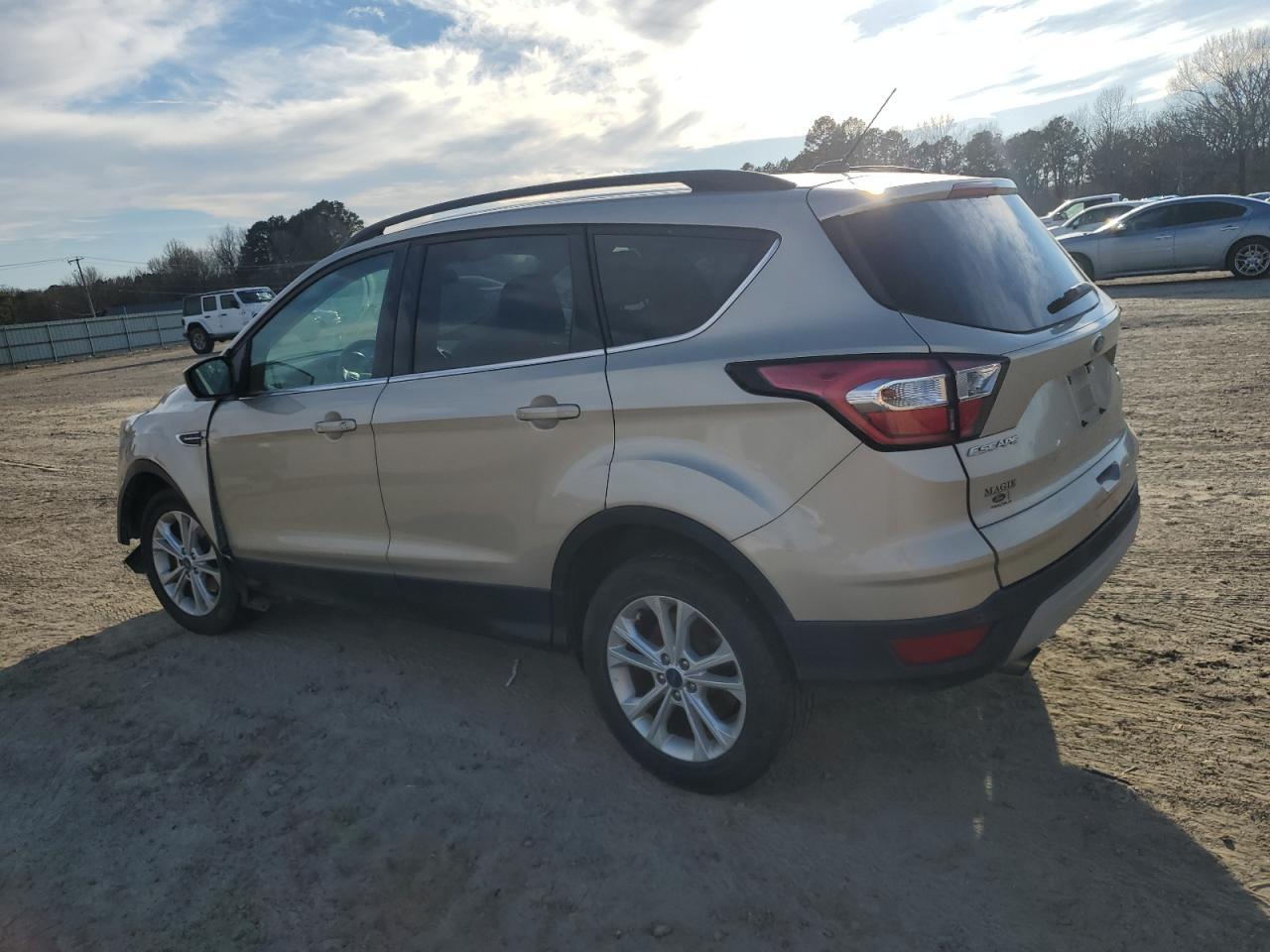 2017 FORD ESCAPE SE - Image 2
