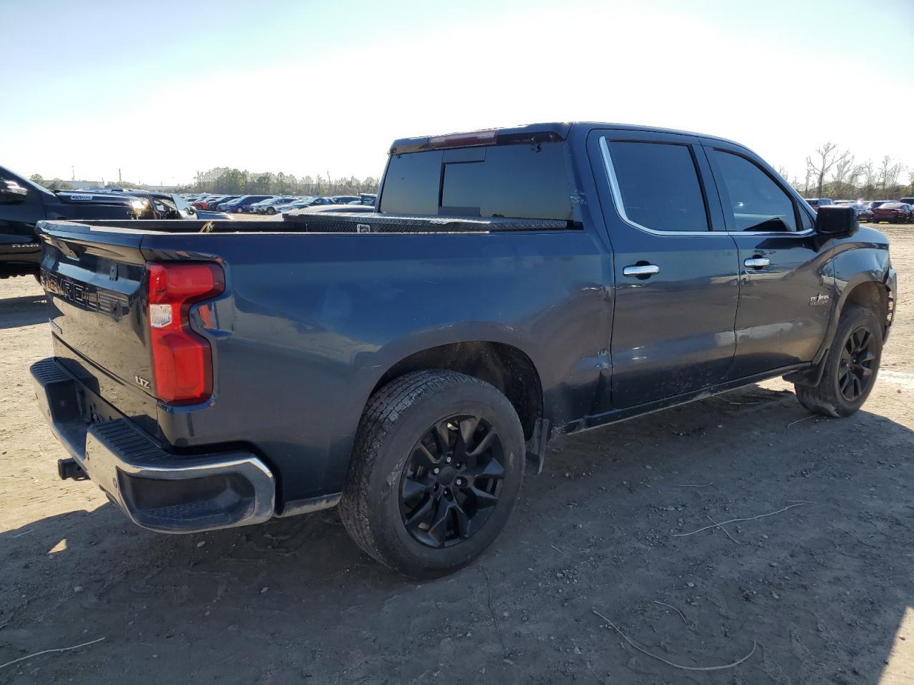 2021 CHEVROLET SILVERADO - Фото 3