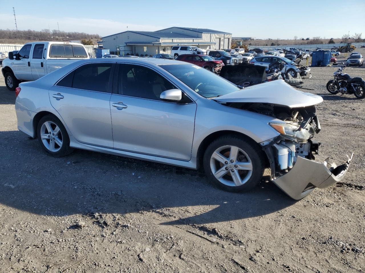 2014 TOYOTA CAMRY L - Image 4