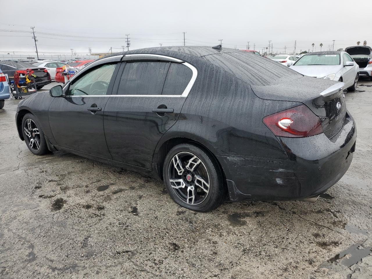 2012 INFINITI G37 - Image 2