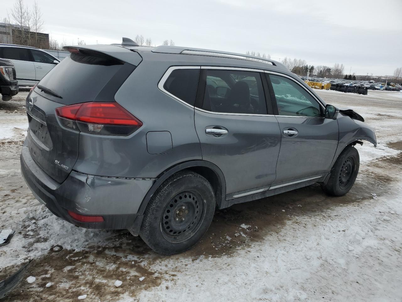2017 NISSAN ROGUE SV - Фото 3