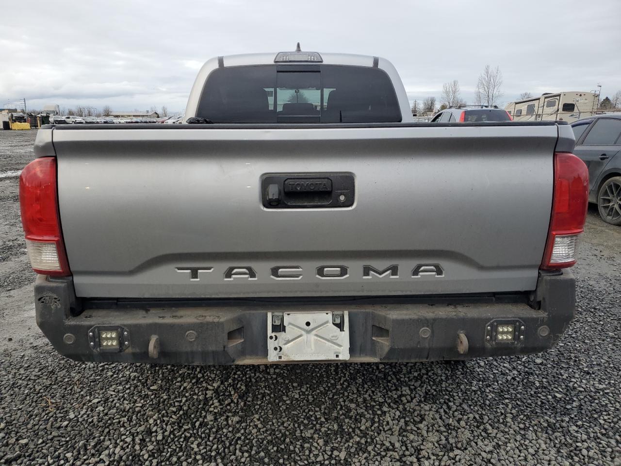 2017 TOYOTA TACOMA DOU - Фото 6