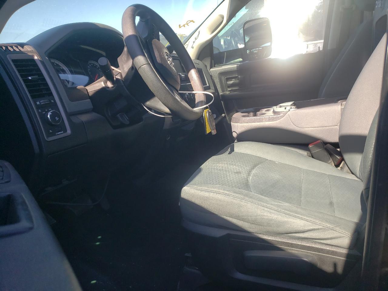 2014 RAM 1500 ST - Image 7