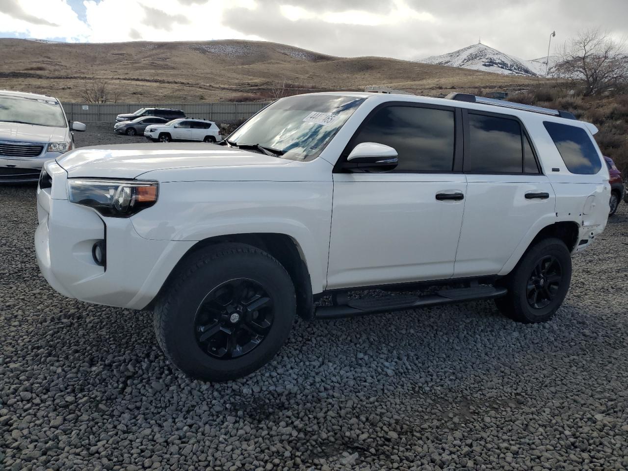 2020 TOYOTA 4RUNNER SR