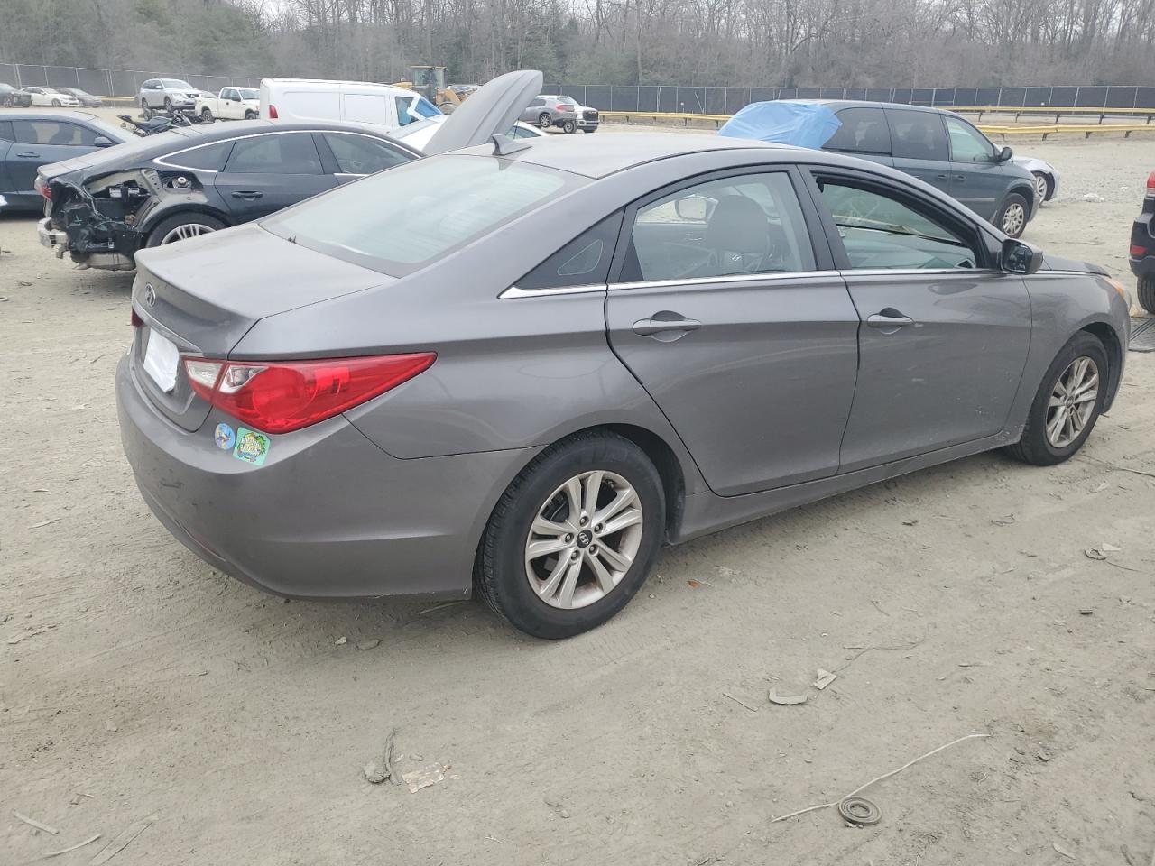 2011 HYUNDAI SONATA GLS - Image 3